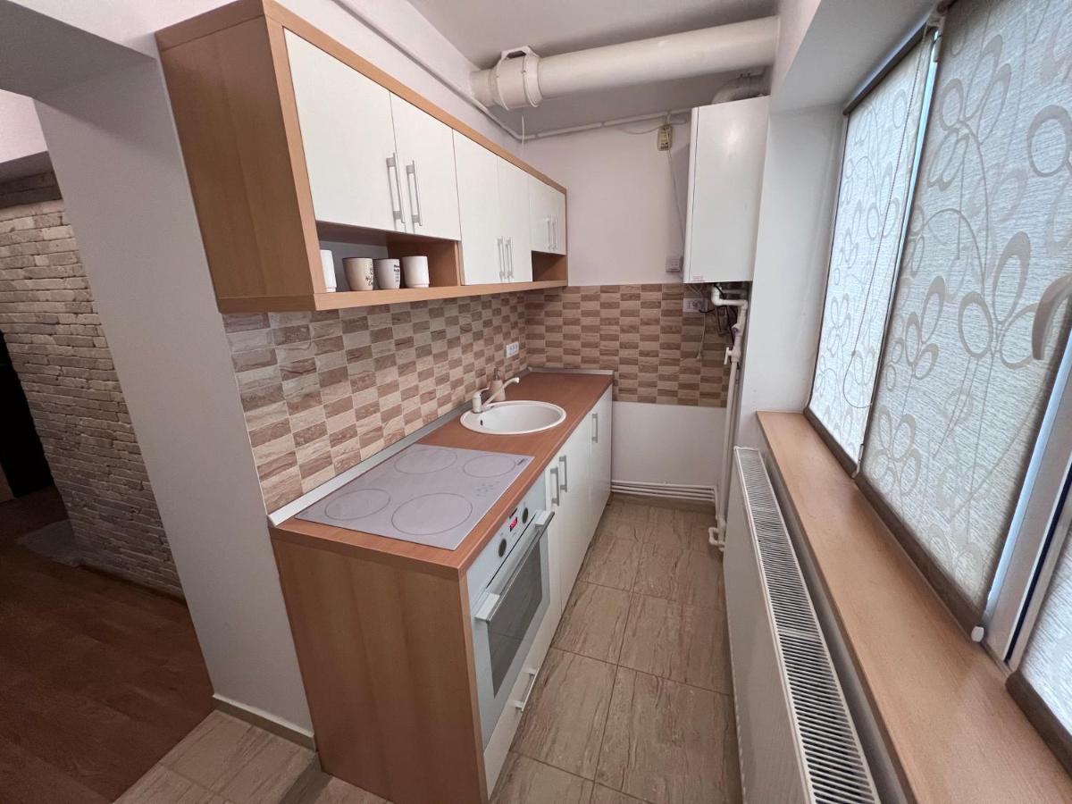 Mnm Mitropolie Apartman Jászvásár Kültér fotó
